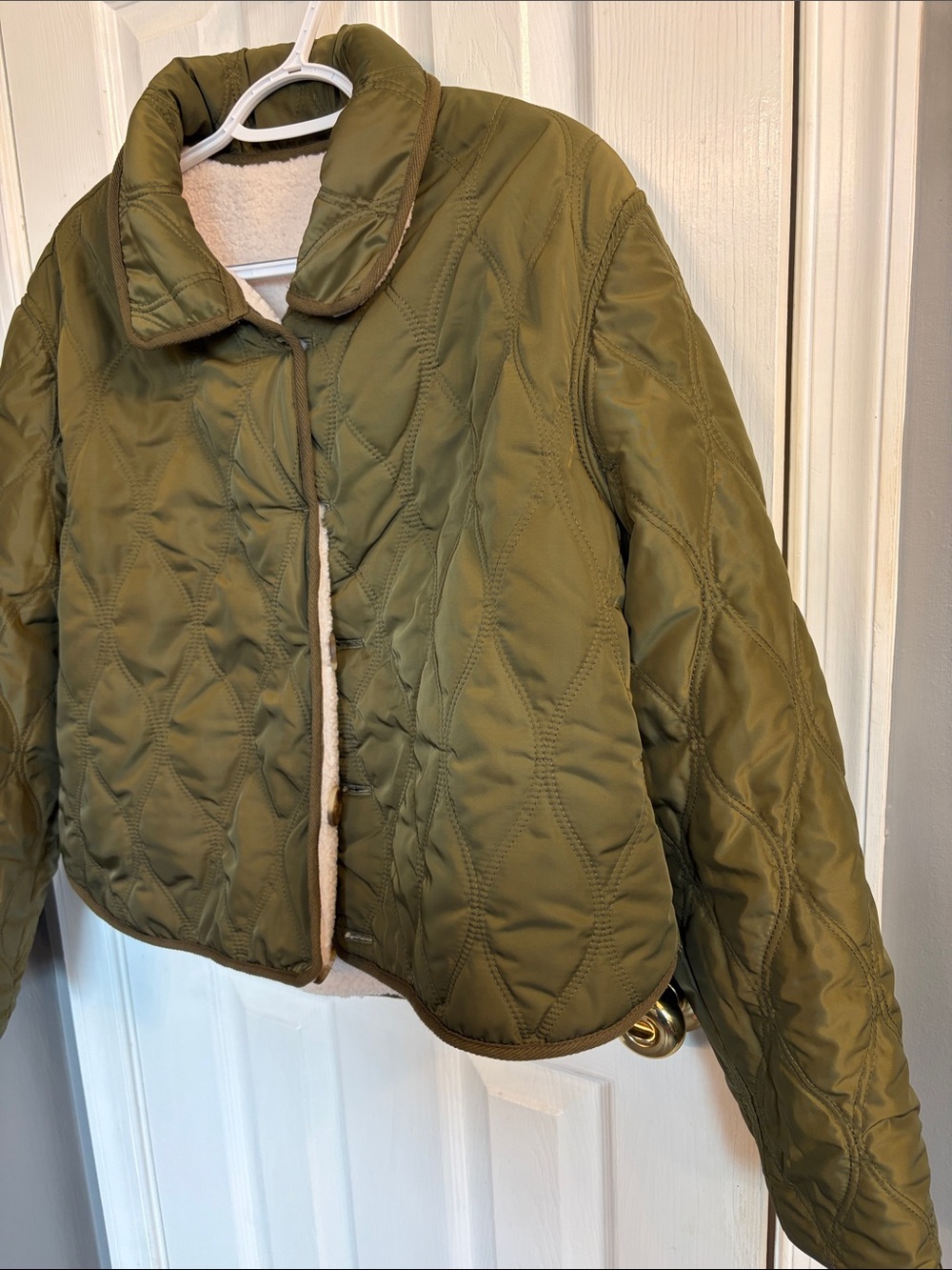 NWT Blank NYC Sz L Crop Reversible Cream Sherpa / Olive Quilted Jacket Warm Cozy - Picture 9 of 10